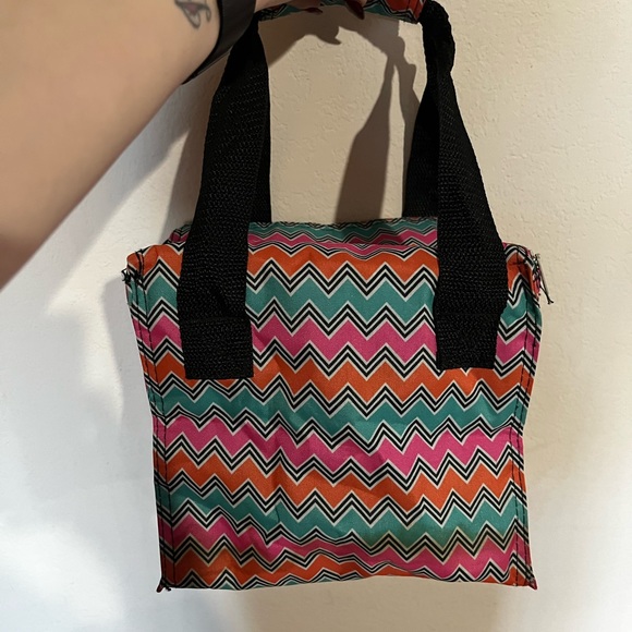 “K” initial lunch bag - Picture 3 of 4